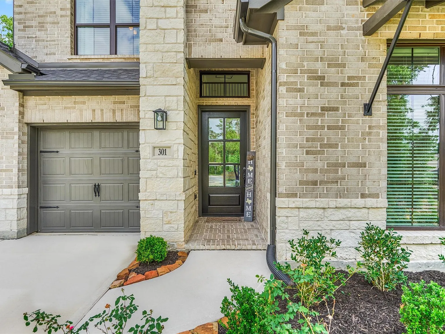 4 bed, 3.0 bath, 3119 sqft, $3,800 — Photo 2