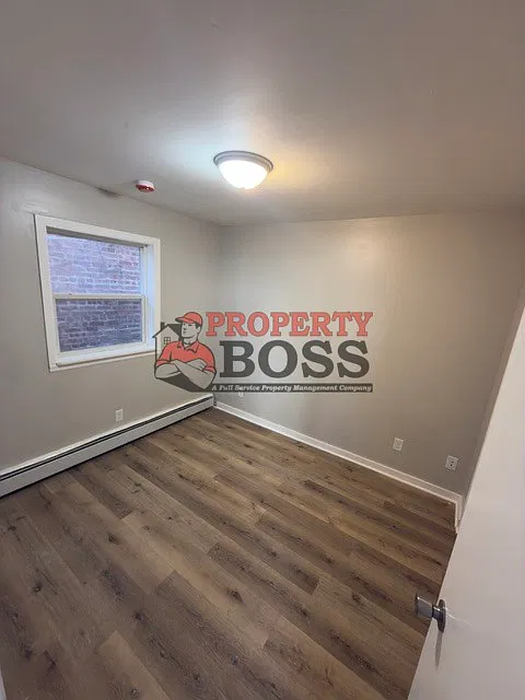 4945 Northcote Ave — Photo 3