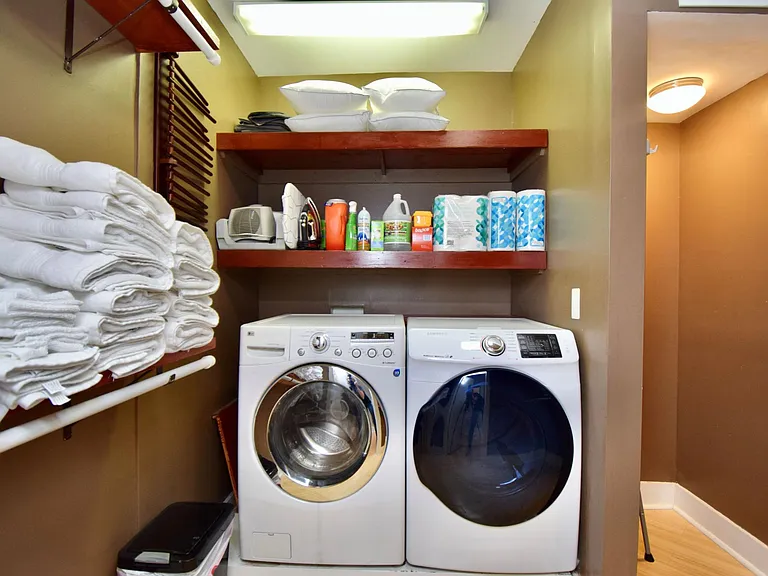 110 E 13th St #3 — Photo 28