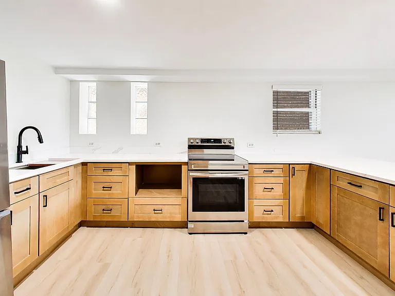 5620 N Central Ave #G — Photo 7