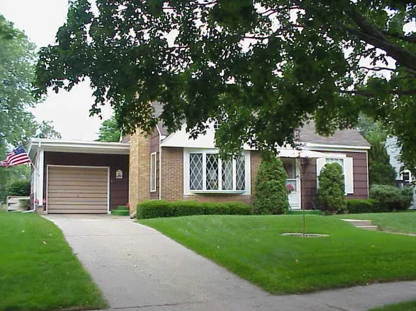604 N Delia St, Ludington, MI 49431