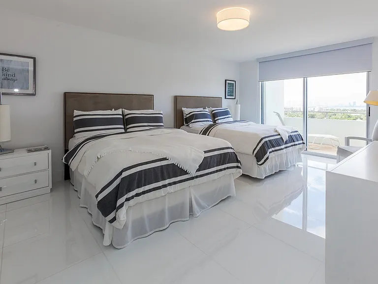 5161 Collins Ave #1718-1 — Photo 44