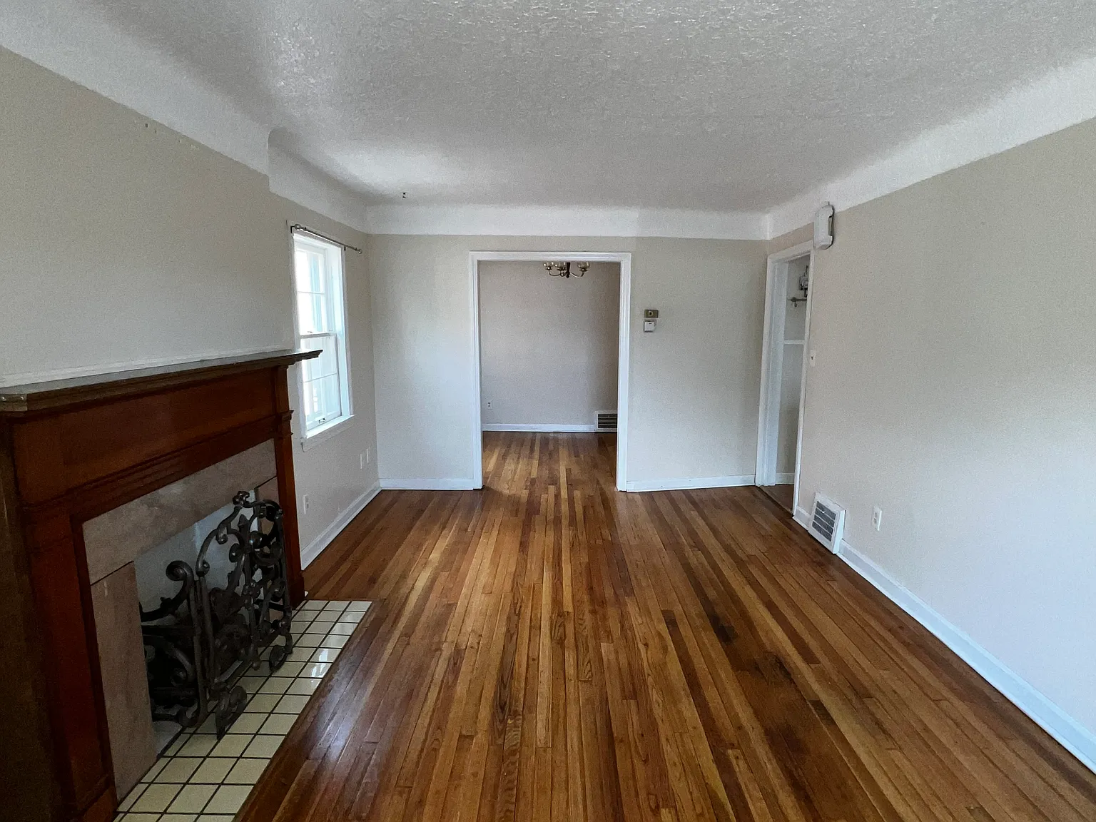 2 bed, 1550 sqft, $1,200 — Photo 2