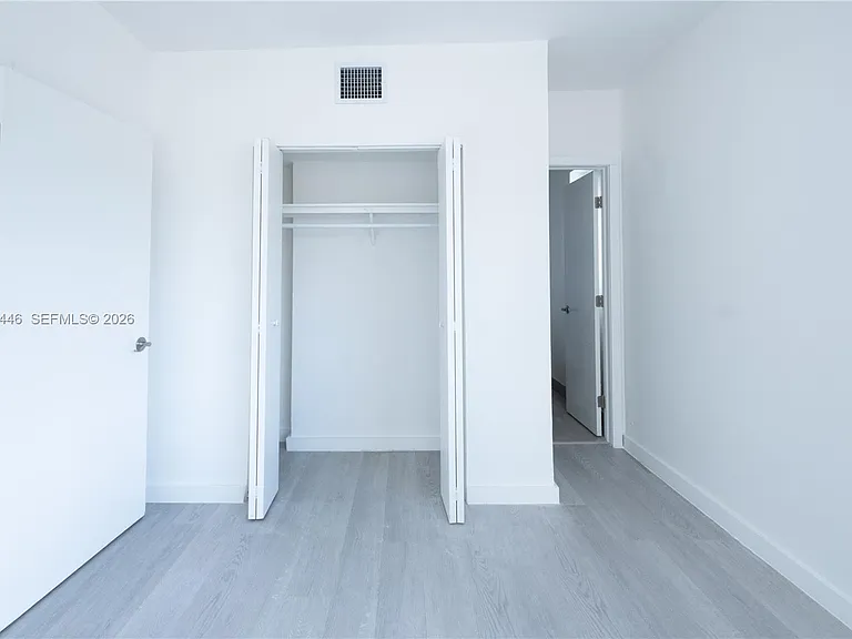 423 NE 71st St #4 — Photo 7