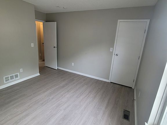2nd image of 1730 Ridgebury Dr