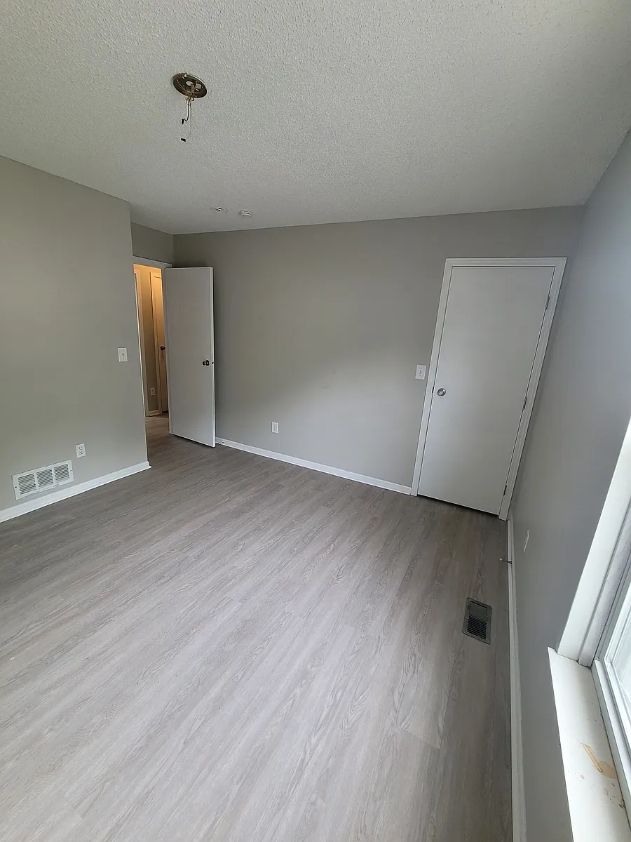 Building Photo - 1730 Ridgebury Dr