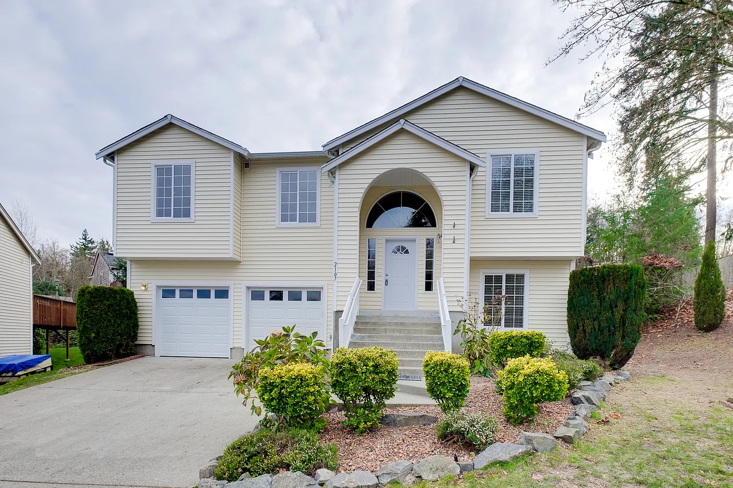 2107 Kelp Pl E photo 1