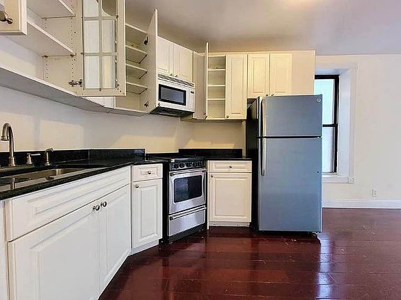 4th image of 121 W 104th St #4T