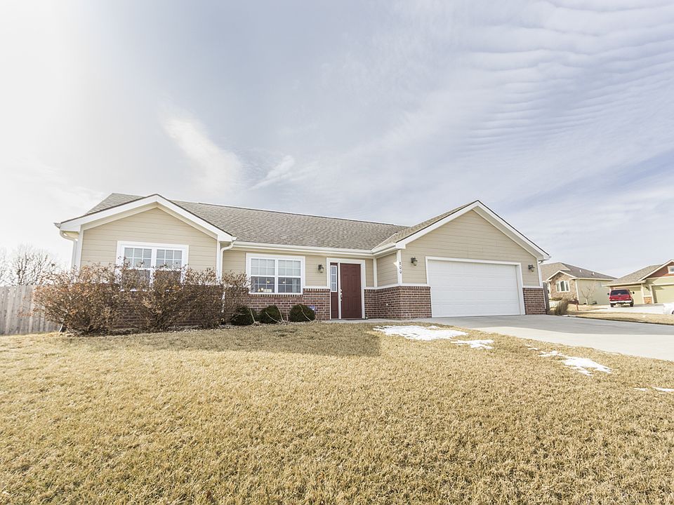 1st image of 800 Locharno Dr