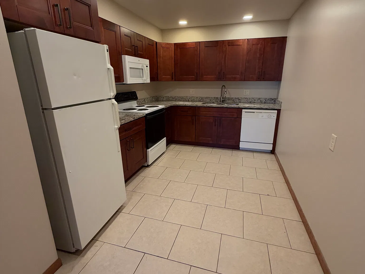 1 bed, 800 sqft, $899 — Photo 4