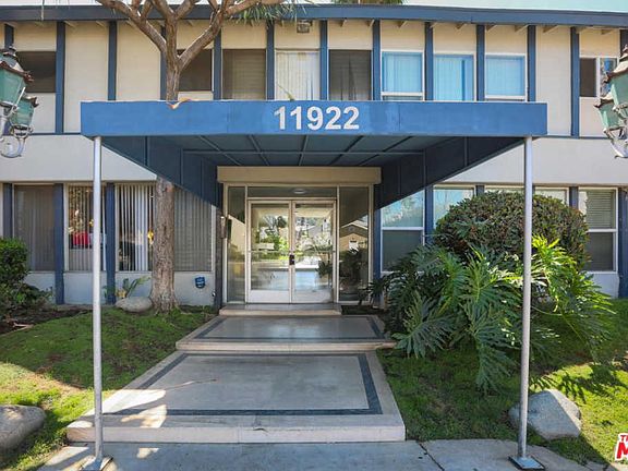 4th image of 11922 Burbank Blvd