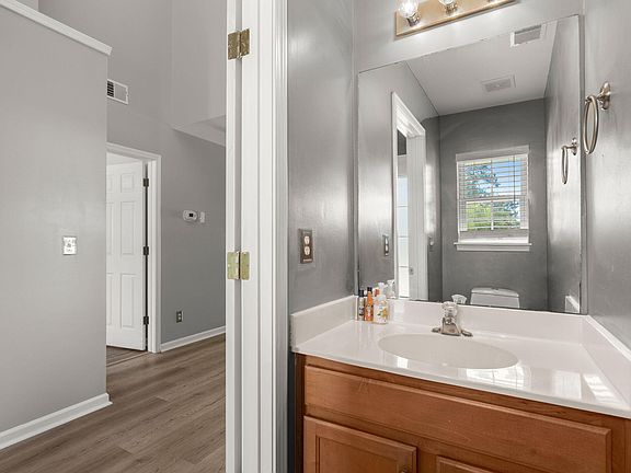 5th image of 9026 Maple Grove Dr
