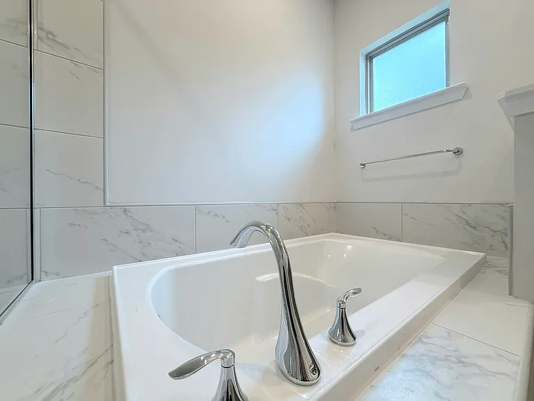 17969 Longleaf Dr — Photo 24