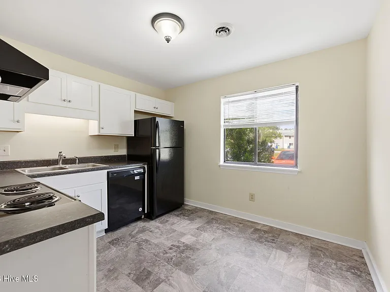 201 Shipman Rd #J-37 — Photo 11