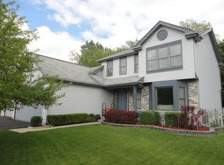 522 Old Country Way, Wauconda, IL 60084