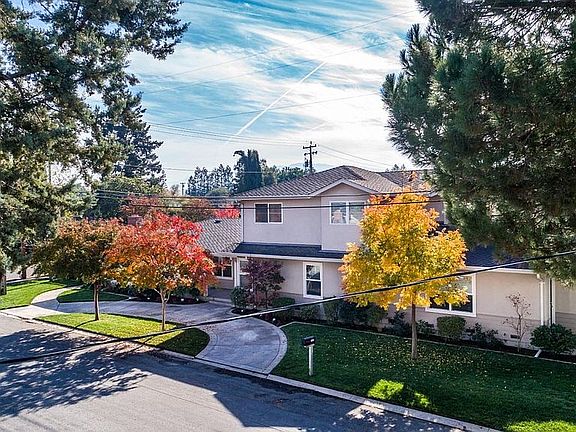 3rd image of 1280 Juanita Way
