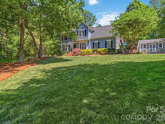 2nd image of 1849 Lillian Ln