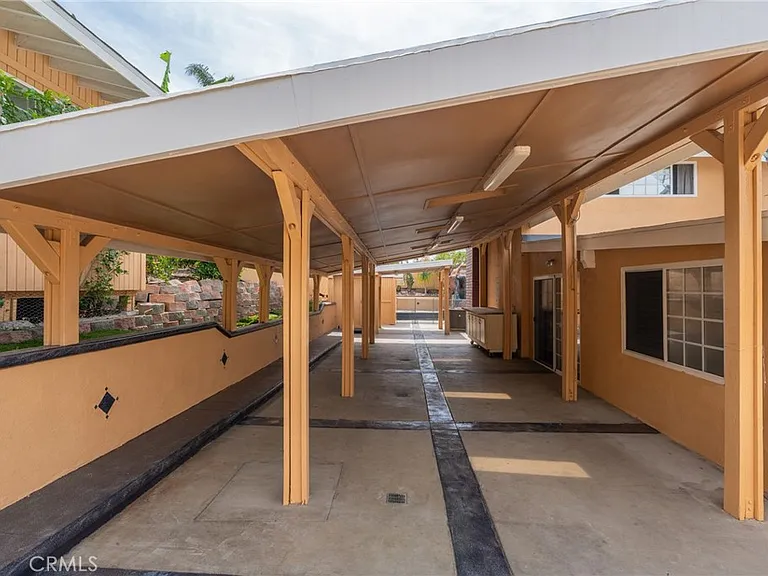 5562 Highland Ave — Photo 43