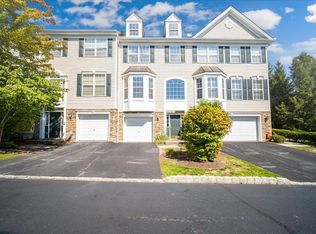 13 Gillian Ct, Monroe, NY