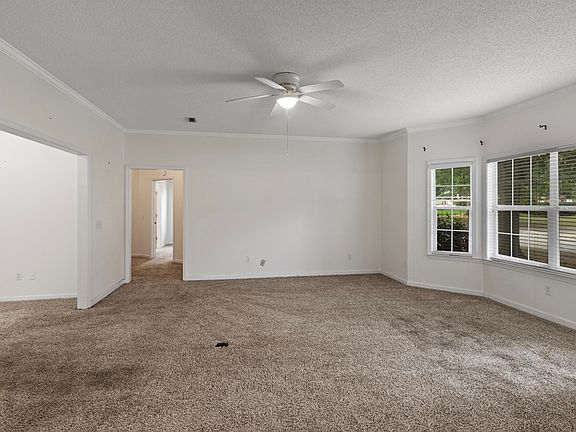4th image of 100 Woodcreek Dr
