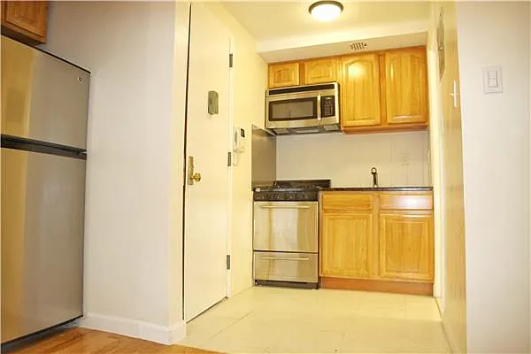 Rented by Weichert Manhattan Midtown | media 14