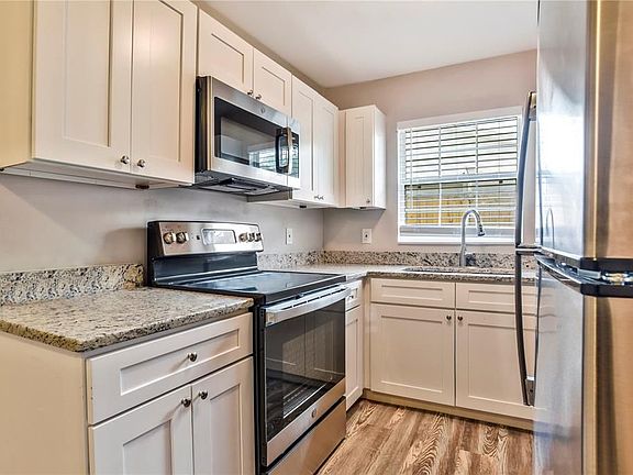 4th image of 1440 Guinevere Dr
