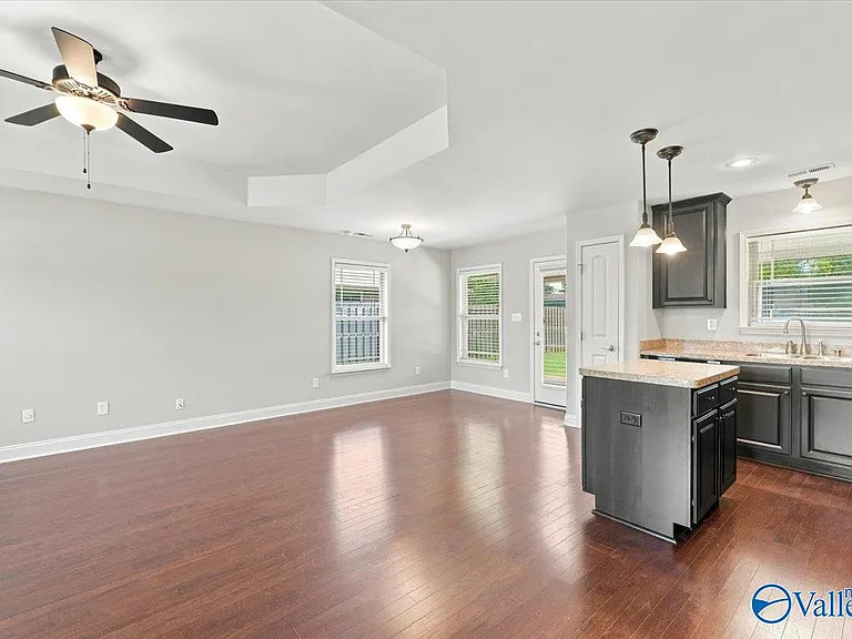 5015 Montauk Trl SE — Photo 6