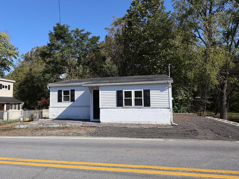 647 S Chiques Rd