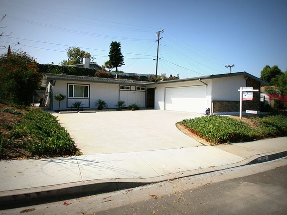 3rd image of 1725 Darcy Dr