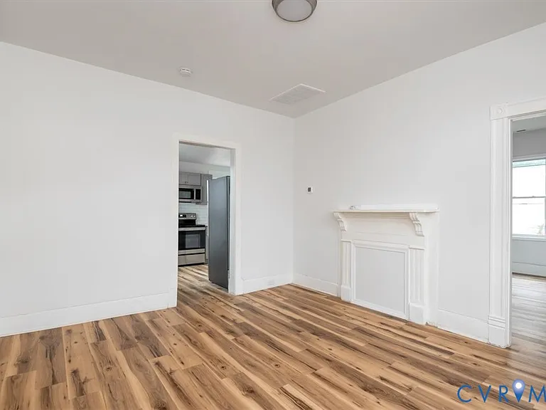 2726 Alexander Ave — Photo 4