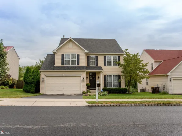 4583 Summerhill Dr, Doylestown, PA 18902