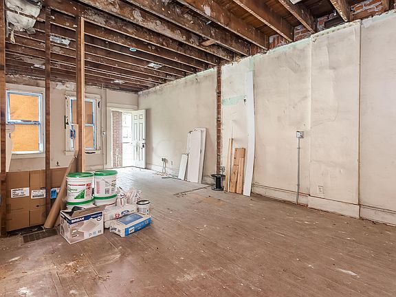 4th image of 658 Kimball Pl #60