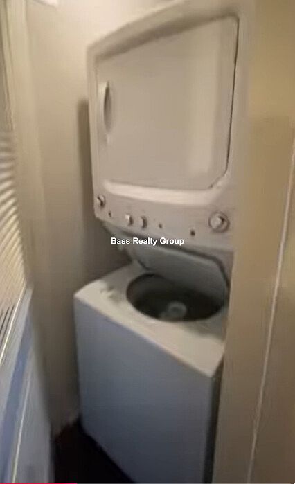 1st image of 5021 N Kenmore Ave #112