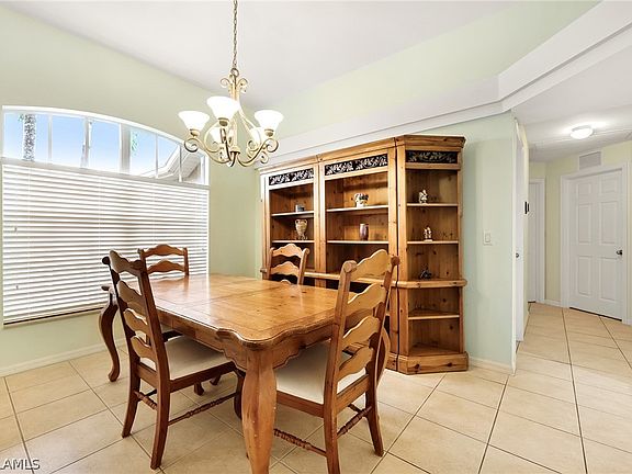 4th image of 4628 Varsity Cir