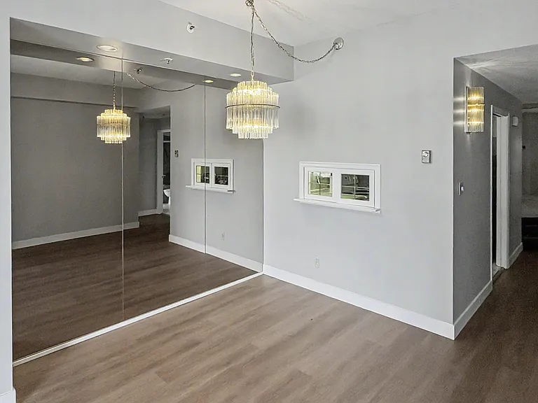 5733 Cambie St — Photo 9