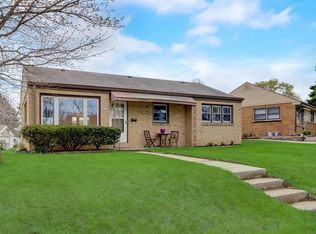 9225 W Dixon St, Milwaukee, WI 53214