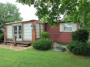 1190 Collard Rd, Jonesville, MI 49250