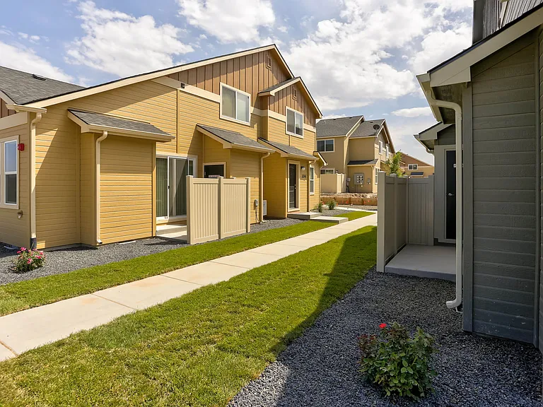 Cedar Park & Canyon Falls Townhomes — Photo 13