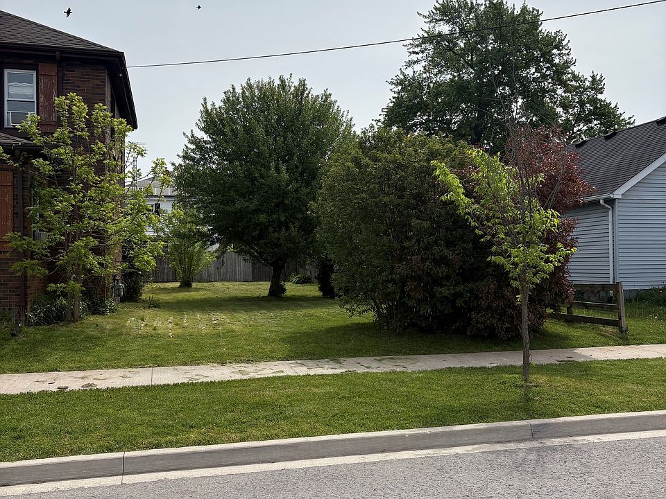 2nd image of 28 Scholfield Ave S