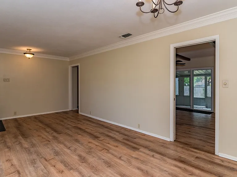 4146 Longvale Dr — Photo 7