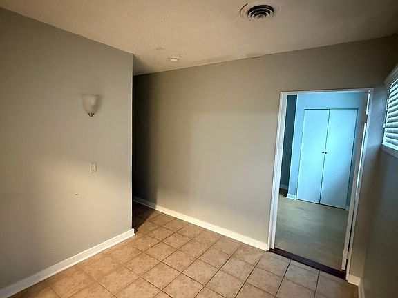 5th image of 1402 W Crawford St APT 1