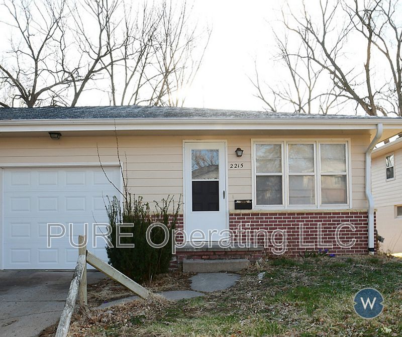 1st image of 2215 Fifty Avenue Cres