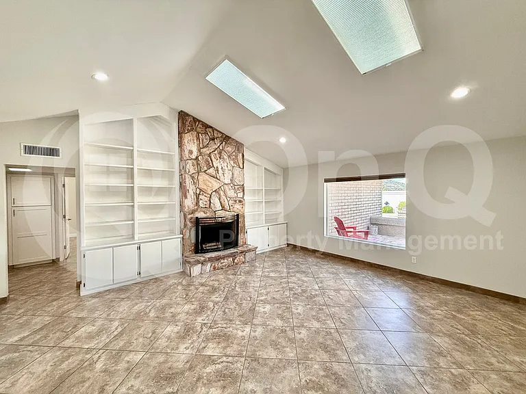 535 W Sweetwater Ave — Photo 12