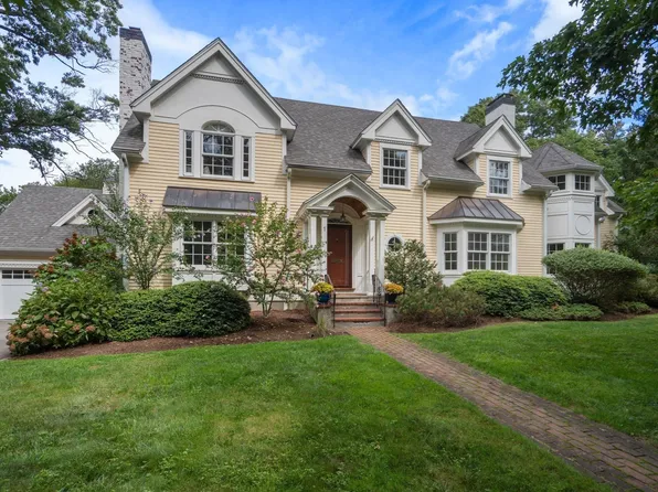 1 Kenilworth Cir, Wellesley, MA 02482