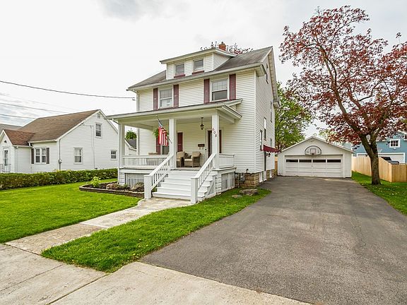 3rd image of 608 Davis Dr