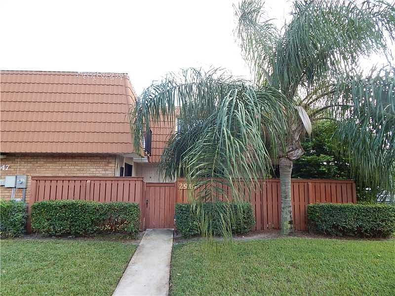 1st image of 2916 Waterford Dr N