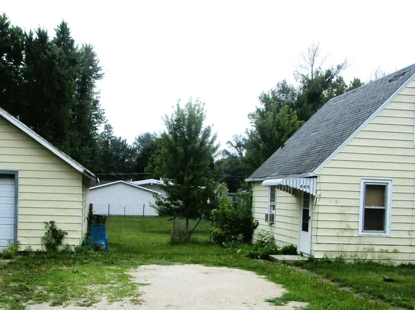 809 Woodland Ave, Iowa Falls, IA 50126