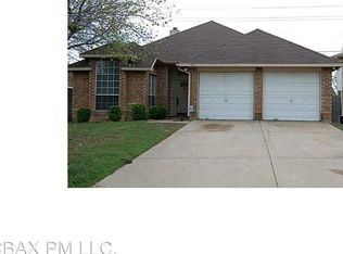 811 Shady Brook Ln, Cedar Hill, TX 75104