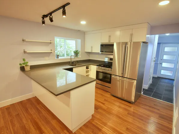 9246 8th Ave NW, Seattle, WA 98117