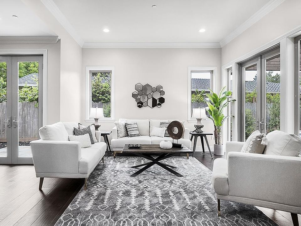 1st image of 300 Cuesta Dr